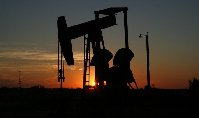 REGNUM Нефть: напряженность не спадает